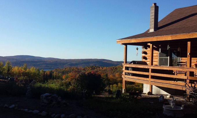Littleton Apartment | Idyllic Country Mountain Retreat with Scenic Views to Canada