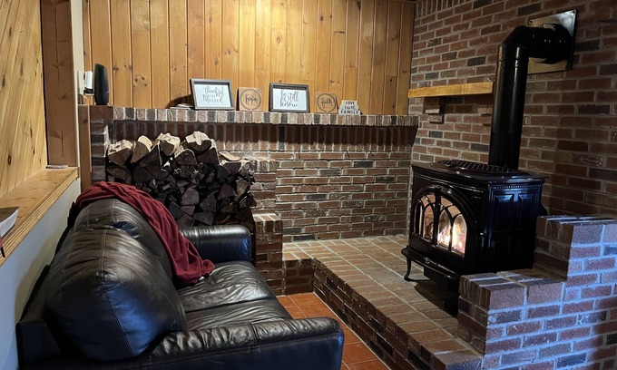 Rodman Apartment | Relaxing Retreat with Hot Tub and Game Room Overlooking Ponds