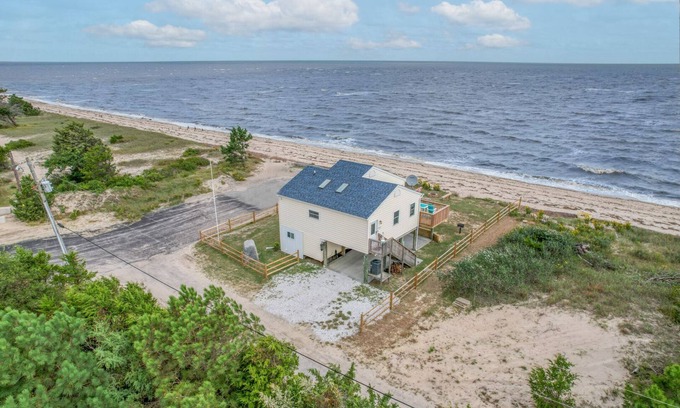 Milford House | Idyllic Beach Retreat with Breathtaking Ocean Views