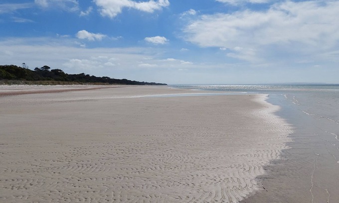 Nepean Bay House | Beachfront Escape at Clearwater Haven - Rated 9.8/10!