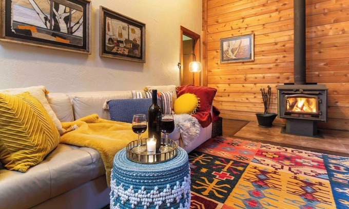 Pomona Cabin | Renovated Cabin on the Scenic SI Wine Trail with Breakfast
