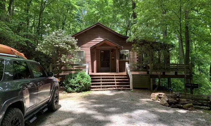 Blue Ridge Cabin | Relaxing Cabin Retreat in Aska Adventure Area