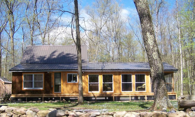 Millmont Cabin | Idyllic Cabin Retreat by Pennscreek - Guest Rated 9.8