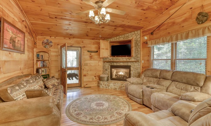 Cashes Valley Cabin | Idyllic Cabin Retreat with Private Hot Tub & WiFi Access