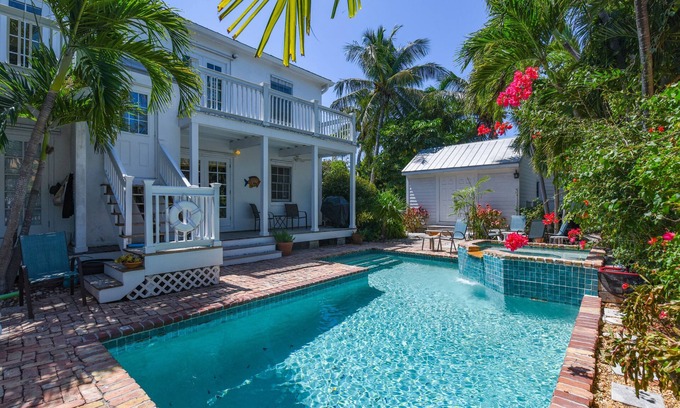 Old Town Condo | Secluded Casa: Poolside Apartment with Ocean Views & Spa