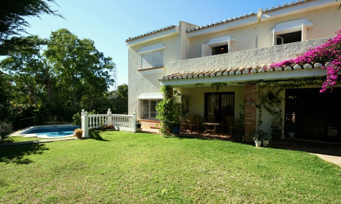 Sitio de Calahonda Villa | Secluded Villa in Calahonda: Ocean View and Private Pool
