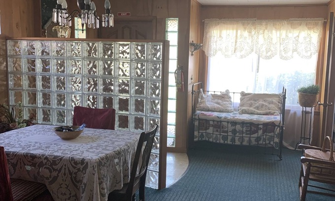 Waupaca Cottage | Cozy Cottage Steps from Beach & Main Street Shopping
