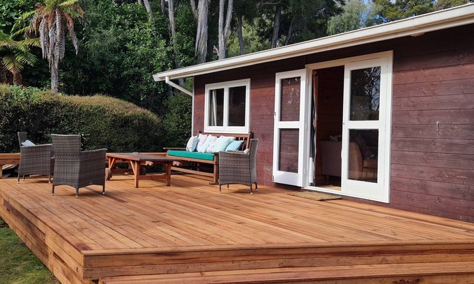 Hatepe Cottage | Cozy Kiwi Bach with Lake Views & Pet-Friendly Amenities