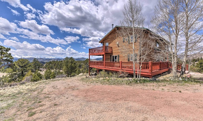 Cotopaxi Cabin | Idyllic Cotopaxi Cabin with Panoramic Mountain Views