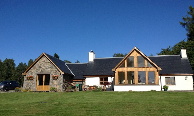 Kingussie Cottage | Cozy Cottage in the Heart of Scotland's Highlands