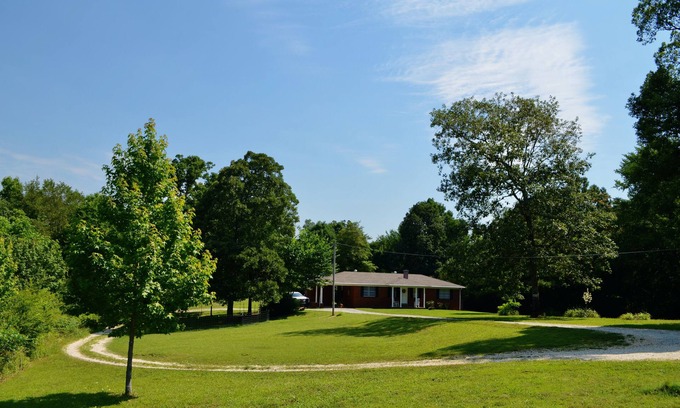 Westport House | Idyllic Country Home Near Natchez Trace State Park Forest