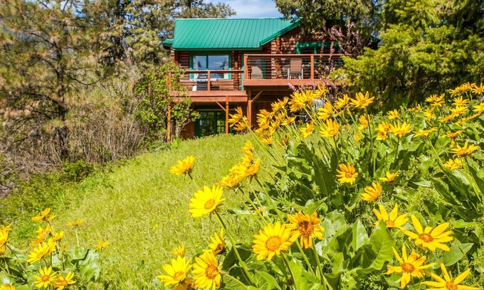 Leavenworth House | Idyllic Log Home Retreat with Breathtaking Views & Spa