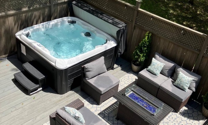 Ellicottville Ski Chalet | Secluded EVL Getaway with Hot tub, Sauna, Fire Pit, Gym & Game room