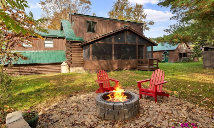 Upper Jay Cabin | Relaxing Family Cabin Retreat Near Whiteface - Pet Friendly