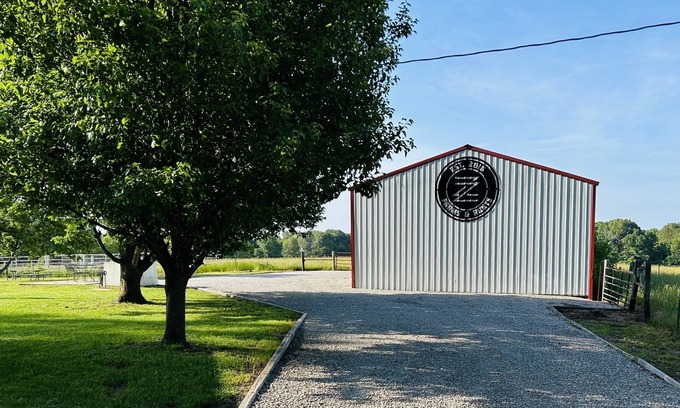 Lebanon Other | Idyllic Retreat by Bennett Springs State Park - 10/10 Rating