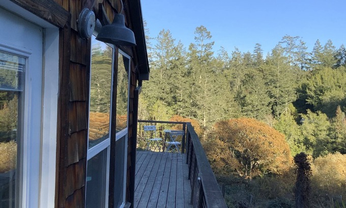 Freestone House | Discover Tranquil Secluded Farmstay with Oceanfront Views