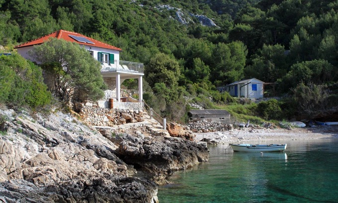 Zastrazisce House | Cozy Fisherman's Cottage with Ocean Views in Hvar