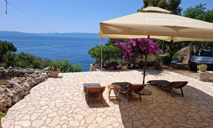 Gdinj House | Idyllic Fisherman's Cottage with Oceanfront Views in Hvar
