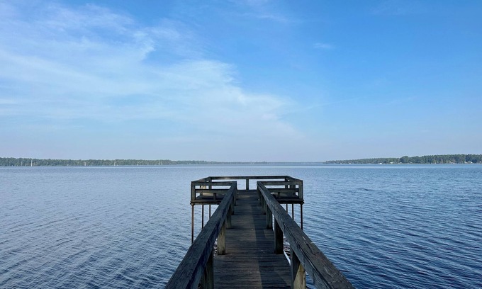 Lafayette County House | Tranquil Lakefront Getaway with Amazing Views & Amenities