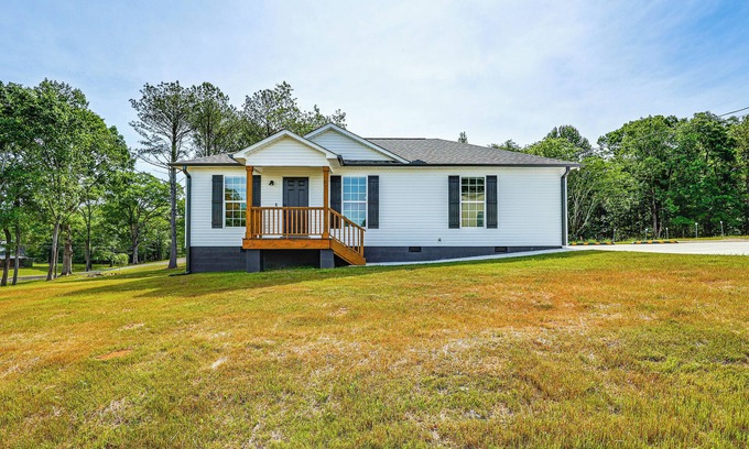 Guntersville House | Tranquil Guntersville Home with Spa and Lake Access