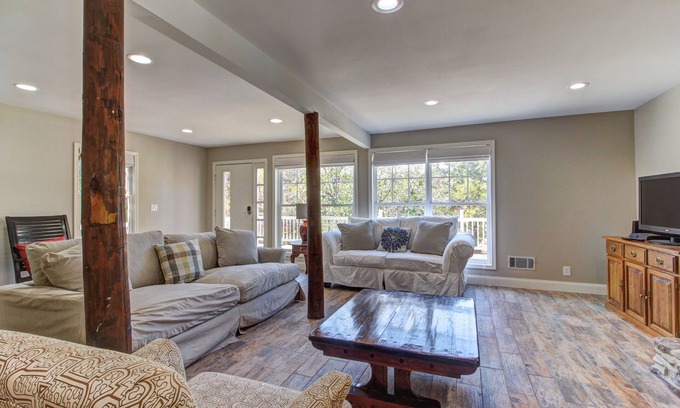 Dahlonega House | Relaxing Retreat with Pool, WiFi & Firepit Near Downtown