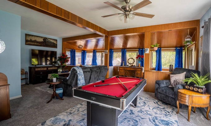 Berkeley House | Pet-Friendly Retreat Near Berkeley Lake with Pool Access