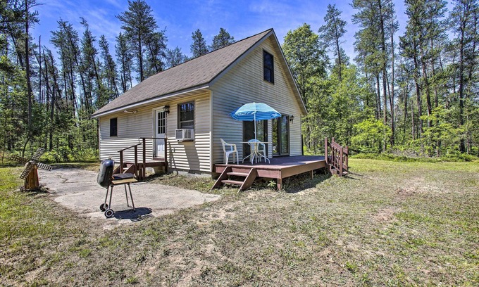 Irons Cabin | Cozy Irons Cabin with 5-Acre Yard & Pet-Friendly Amenities
