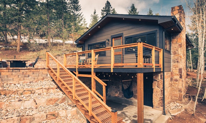 Cascade-Chipita Park House | Modern Luxury Cabin with Hot Tub & Hiking Trails Await