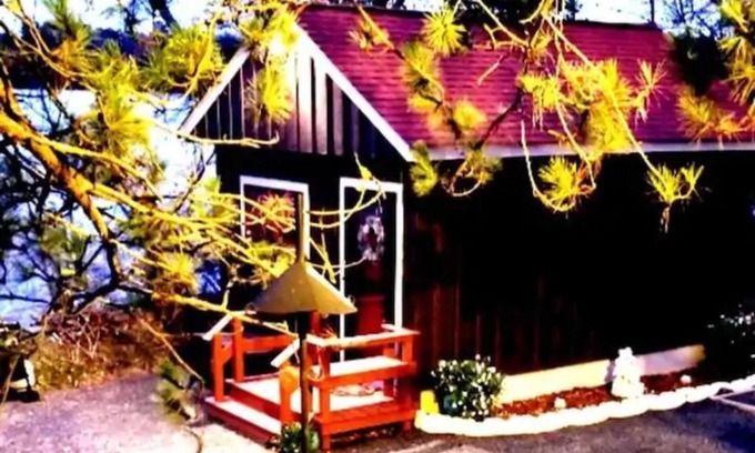 Eveleth Cottage | Peaceful Lake Cottage on Private Veteran Homestead