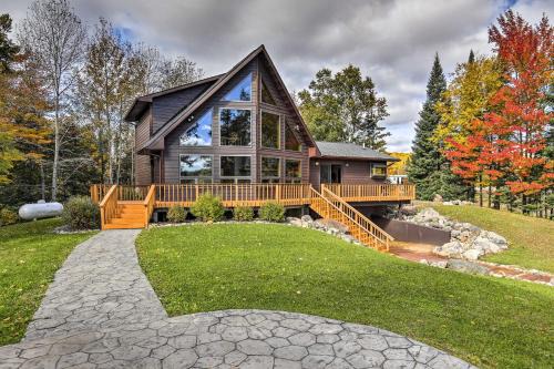 Stambaugh House | Secluded Lakehouse with Private Dock & 10/10 Guest Rating