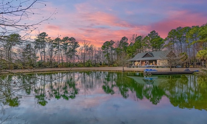 Willard House | Explore Secluded Lodge: Hot Tub, Ping Pong & Pedalboats
