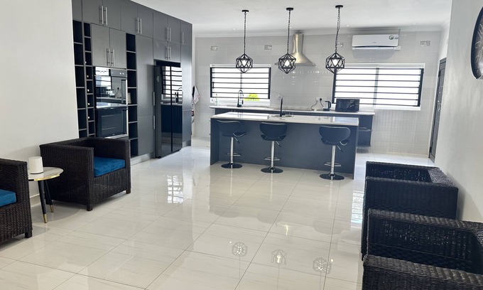 Lusaka House | Secluded Lusaka West Pool House with Spa & Breakfast