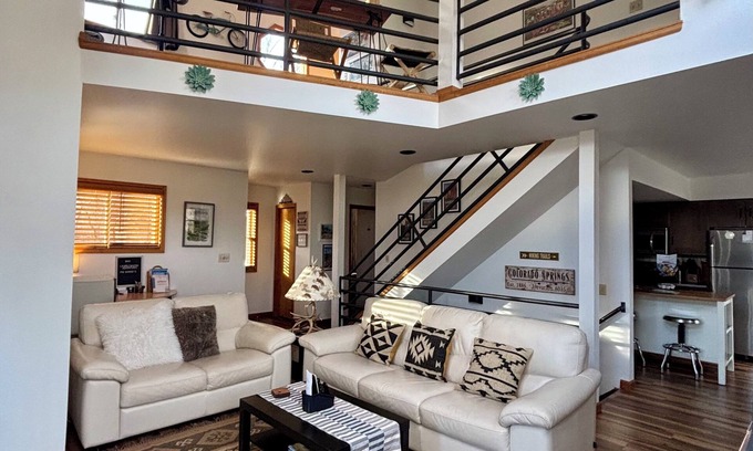 West Colorado Springs House | Mountain Retreat: Walk to Garden of Gods & Family Amenities