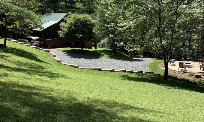 Lansing House | Idyllic Mountain Retreat with Fire Pit & Family-Friendly Perks