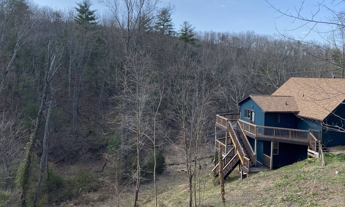 Mount Jackson Cabin | Secluded Mountain Cabin on 8 Acres in Shenandoahs