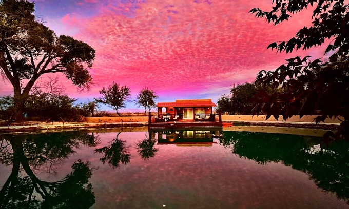 Solomon House | Tranquil Retreat in the Desert with Spa and Breakfast