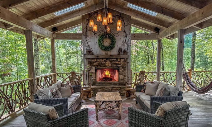Highlands Hills House | Charming Getaway: Chef's Kitchen, Pool & 9.8/10 Rating