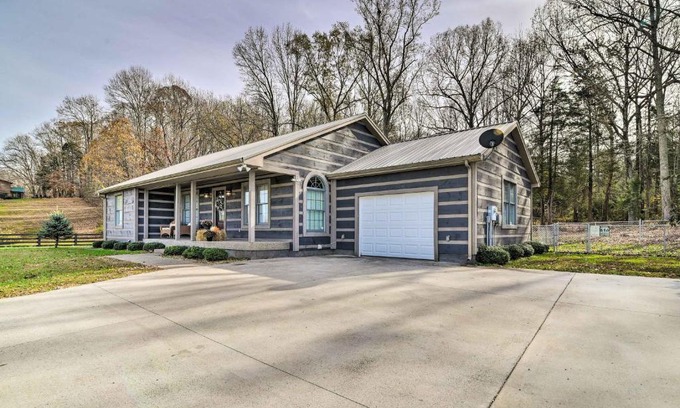 Burkesville House | Serene Getaway on 2 Acres by Dale Hollow Lake