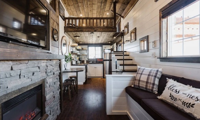 Livermore House | Idyllic Tiny House Retreat on a 100-Acre Ranch