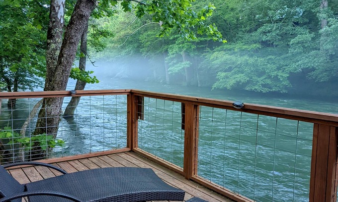 Murfreesboro Cabin | Tranquil Riverfront Getaway with Kitchen and Family-Friendly Vibe