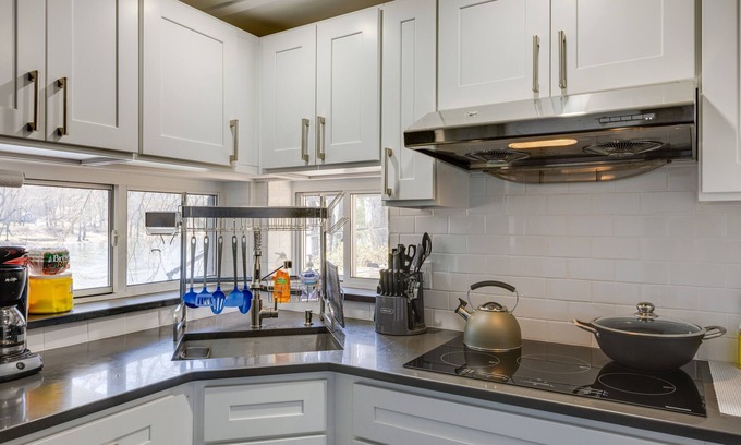 Martins Creek House | Idyllic Riverfront Retreat in Bangor with Fire Pit & Kitchen
