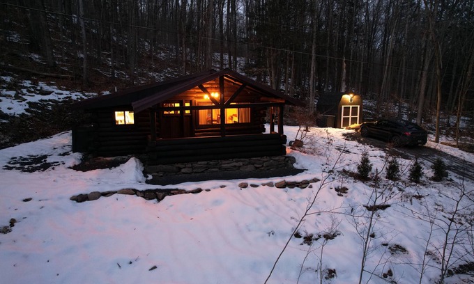 Mount Tremper Cabin | Idyllic Rustic Cabin with Pet-Friendly Amenities & Hot Tub