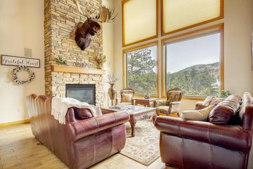 Morrison House | Tranquil Mountain Retreat with Family-Friendly Amenities