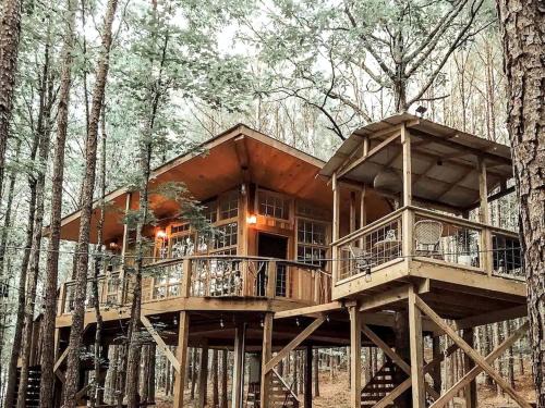 Crane Hill House | Secluded Treehouse Rental Ideal for Glamping in Alabama