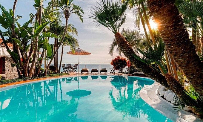Arco da Calheta Villa | Idyllic Villa Mar I in Tropical Garden with Ocean View