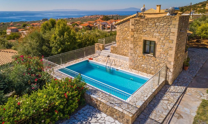 Riglia Villa | Secluded Villas with Private Pools and Ocean Views