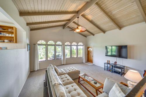 Kamuela House | Secluded Waimea Hideaway with Ocean Views and Lanai
