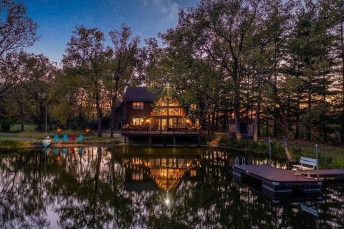 Penfield Ski Chalet | Charming Chalets in IL, USA - Oceanfront & Pet Friendly