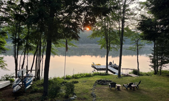 Norway Cabin | Tranquil Waterfront Cabin on North Pond - Skiing Nearby