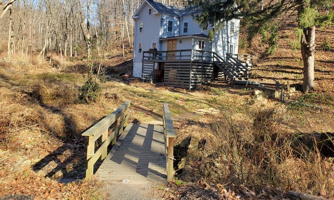 High Bridge House | Secluded Wooded Oasis 1 Hour from NYC/Philly